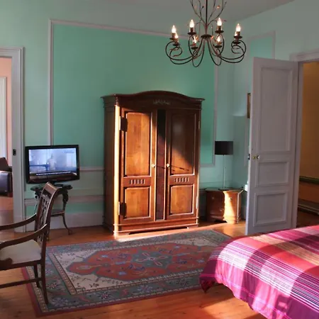 Casa de hóspedes Chateau Des Saveurs 3*